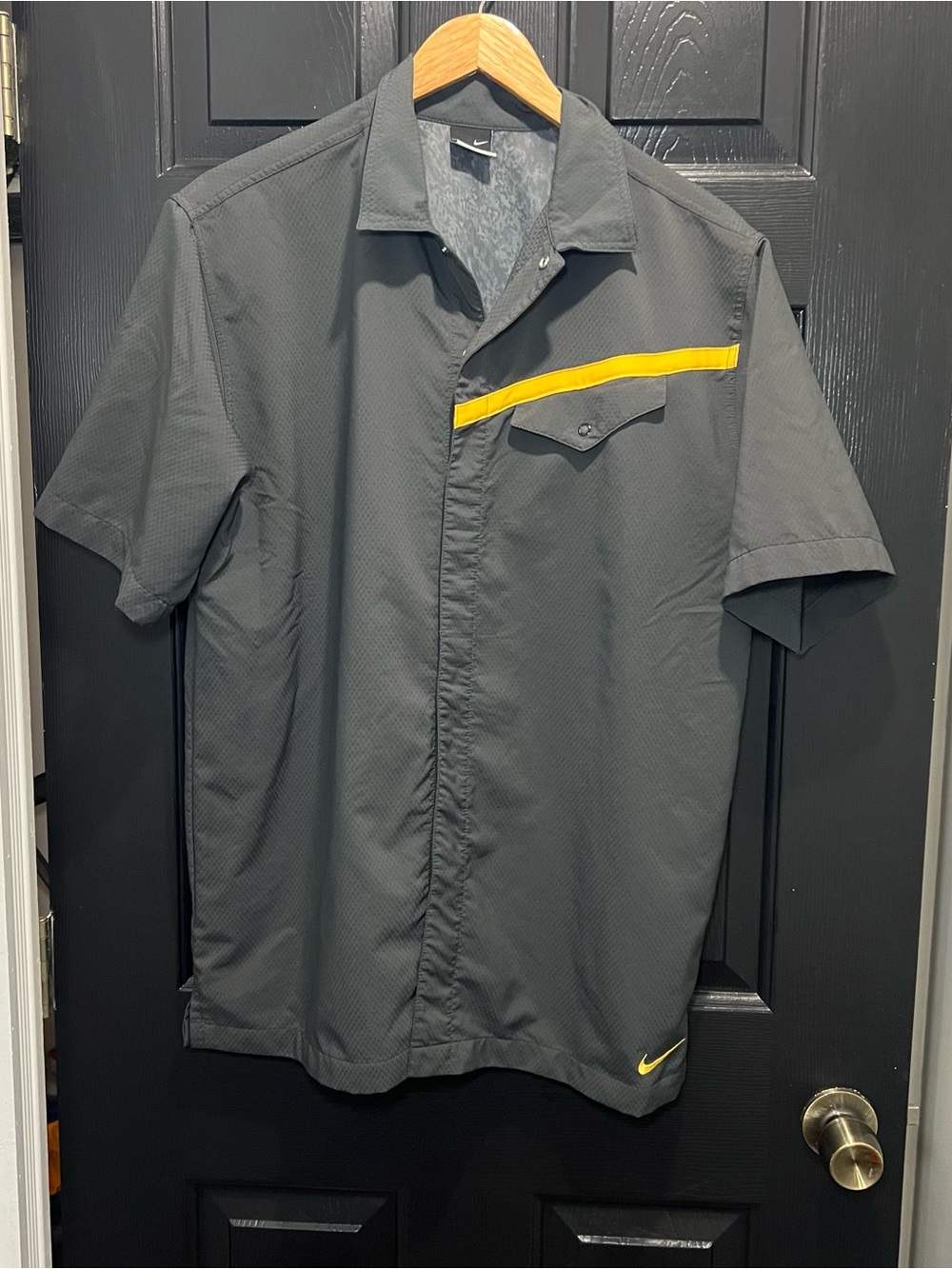 Nike Sphere Dry Mens L Short Sleeve Button Up Shirt Dri-Fit Reflective Stripe